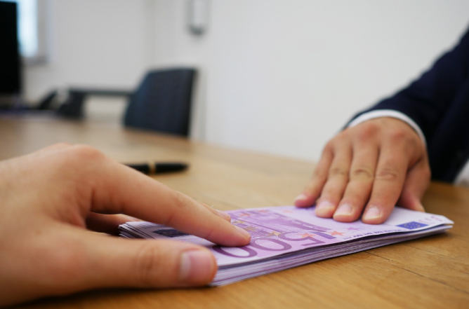 무직자대출 금리와 비용 계산법